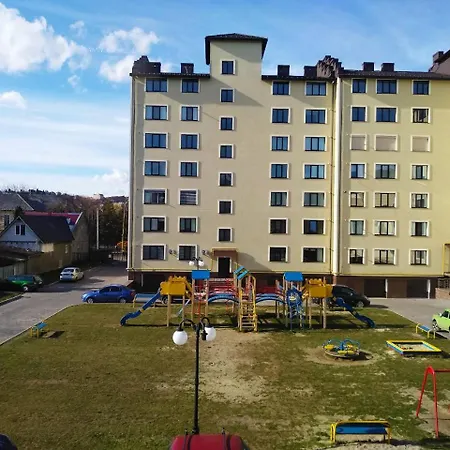 нова в центрі міста Lejlighed Uzjhorod